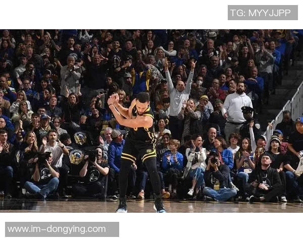 克莱崇拜的4号秀展现多面才华获库里认可非同寻常