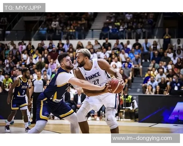 中锋市场竞争激烈罗威理查兹艾萨克弩机等球员纷纷待售引发关注